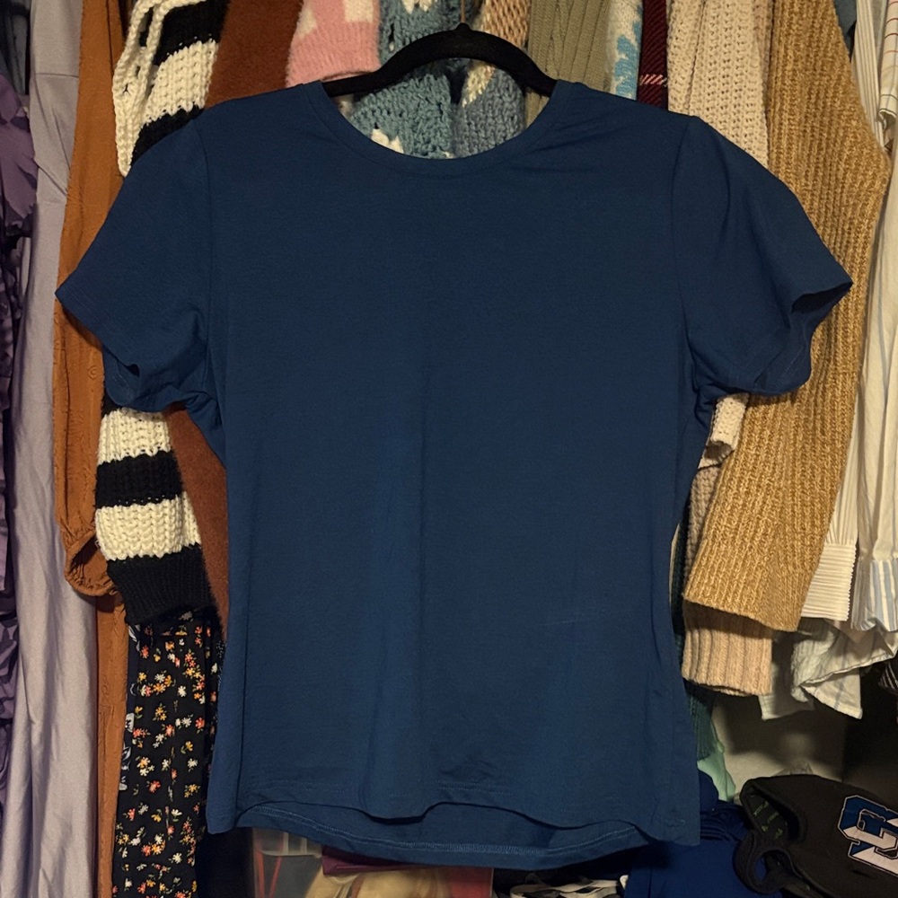 NWOT Uratot Large Dark Blue Women's Short Sleeve Athletic Top